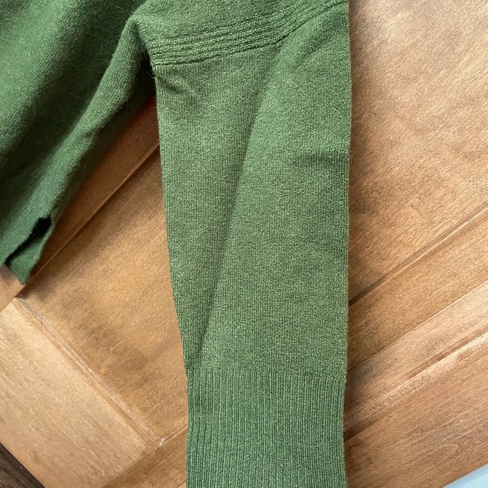 J. Crew Turtleneck Sweater NWT - Picture 3 of 5